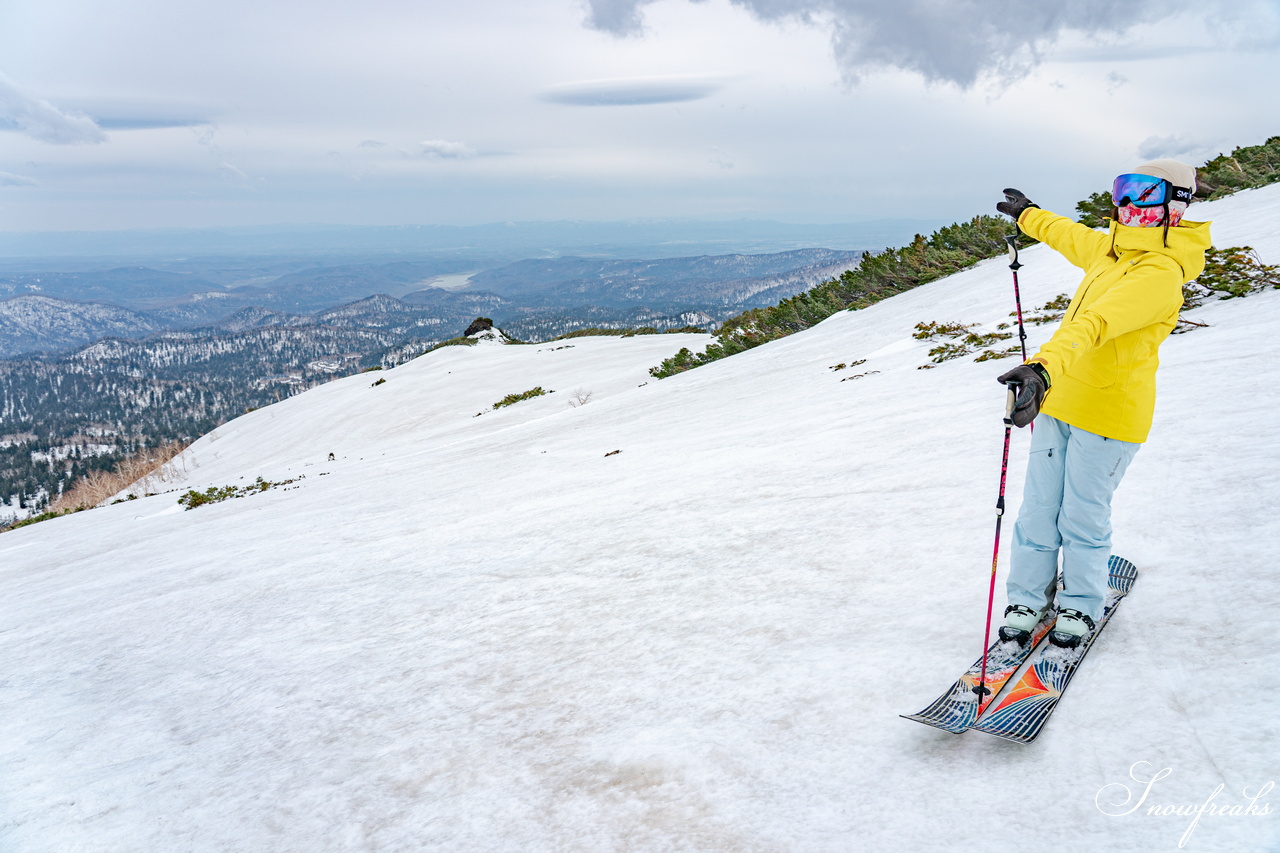 大雪山旭岳ロープウェイ｜ 2025～2026 Season Final...。北海道でイチバン高い山『旭岳』斜面にシュプールを描いて、滑り納め。今シーズンもありがとうございました。